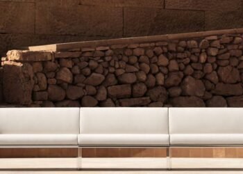 UniFor presenta la nueva colección de muebles Andromeda en Dezeen Showroom