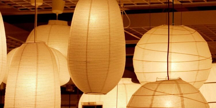 Este truco eleva instantáneamente las pantallas de lámparas de papel