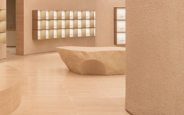 Al-Jawad Pike crea una tienda de mármol para APL en Nueva York