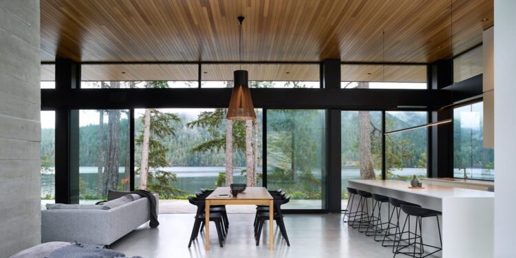 Increíble casa moderna junto al lago en Canadá