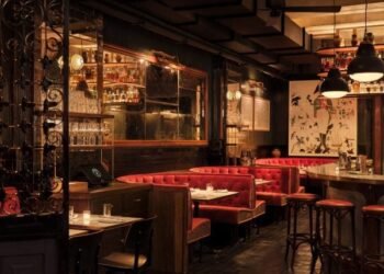 Woods Bagot diseña un restaurante con estilo art déco en el Rockefeller Center