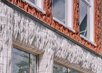 Edificio histórico con fachada de cerámica impresa en 3D en Ámsterdam