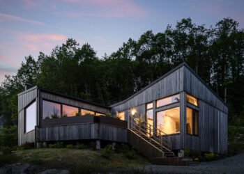 La cabaña moderna y sostenible de Alma Eik en un lago en la Noruega rural