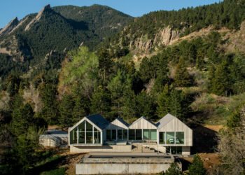 Una casa moderna en la montaña de Colorado inspirada en las cabañas nórdicas
