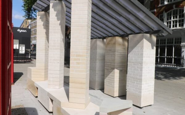 Artefacto utiliza ladrillos hechos de piedra «no amada» para crear un refugio temporal