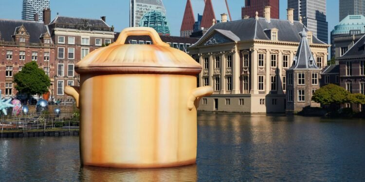 Marcel Wanders crea una instalación inflable para BlowUp Art The Hague