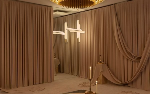 Lee Broom presenta una iluminación basada en la «mitología» en un ático de Nueva York