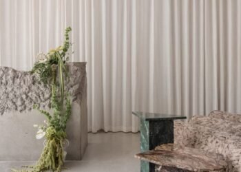 El estudio Dubrovska utiliza los «restos» de Kiev para equipar un estudio de danza local