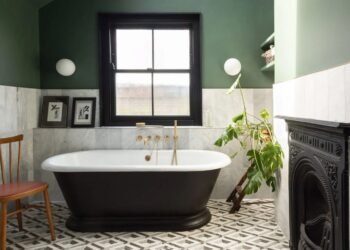 Ocho baños que combinan con seguridad color y diseño