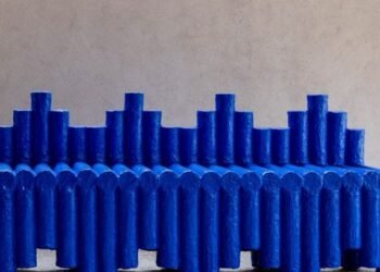 Verso exhibe piezas eclécticas de 23 diseñadores en un condominio de Brooklyn