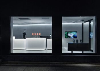 Teki Design crea el interior de una cafetería como centro para «aprender sobre el futuro del café»