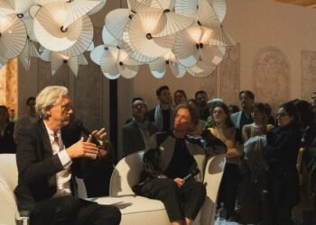 Es necesario «reenergizar» las salas de estar, dice un panel en la charla de Moooi
