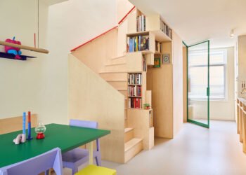 El estudio RIANKNOP transforma el hogar de Ámsterdam con personalidad