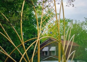 Jordan Weber crea una instalación que monitorea la calidad del aire de Detroit