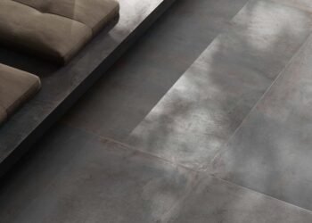 Casalgrande Padana incluye azulejos multiusos en Dezeen Showroom