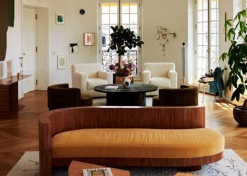 Ocho salas de estar tipo galería con piezas de mobiliario esculturales