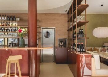 Jolie reviste un restaurante temporal con materiales «estéticos y sensoriales»