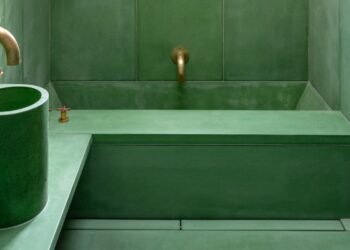 Ocho baños contemporáneos coloreados con relajantes tonos de verde