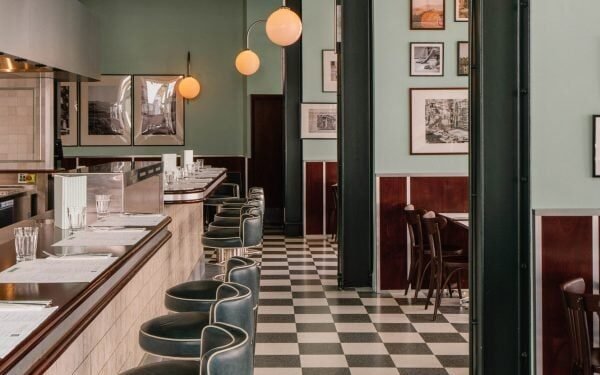 Lina Stores South Kensington se hace eco de las barras de espresso italianas