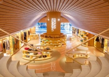 La boutique de la Ciudad de México de MYT+GLVDK cuenta con una escalera de doble cono