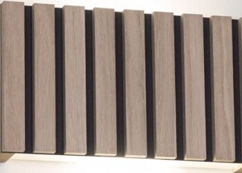 Lámpara de pared con listones de madera de Tornado