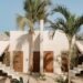 Hotel Casa Yuma construido con “concreto vegetal” y ladrillos rosas