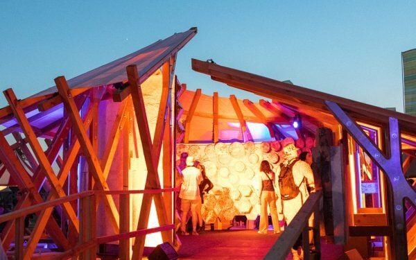 Diez instalaciones y pabellones de festivales de música al aire libre