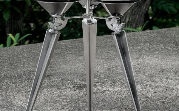 Sukchulmok crea un taburete ajustable fabricado íntegramente en acero