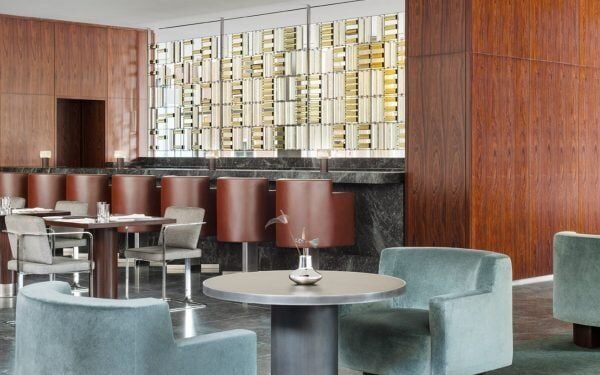 Marmol Radziner crea un espacio de club en el rascacielos modernista de Park Avenue