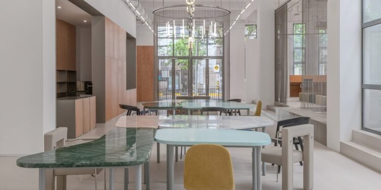 Linehouse crea una oficina en Shanghái con una galería de arte flexible