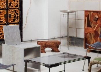 La sala de exposiciones de la galería Max Radford tiene como objetivo poner a la gente «frente a objetos reales»