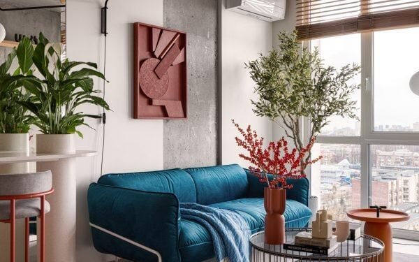 Los ladrillos de vidrio dividen los espacios en el apartamento Suprematism en Kyiv