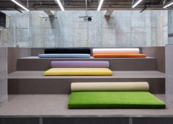 ANY diseña una sala de exposiciones y una biblioteca de investigación en Nueva York para Vowels