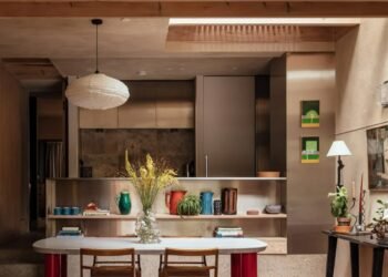 Ocho cocinas contemporáneas iluminadas por tragaluces