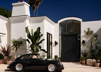 El estudio OSKLO le da esplendor a una casa estilo Regency en Hollywood