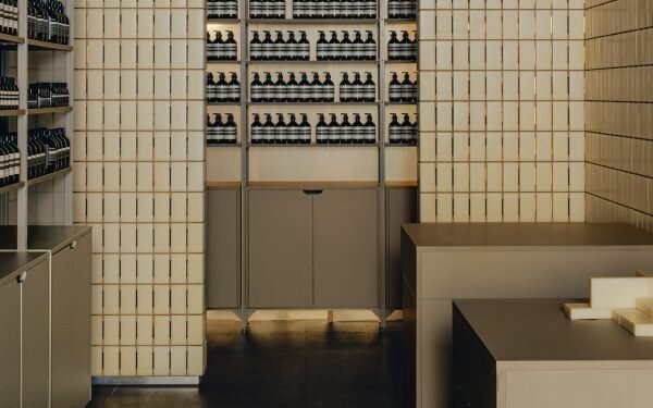 Aesop viste una tienda de Londres con pastillas de jabón táctiles