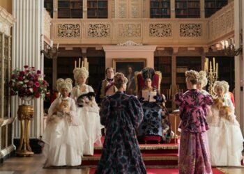 Natalie Papageorgiadis viste lujosos conjuntos para la última temporada de Bridgerton