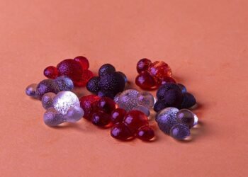 Residuos textiles transformados en golosinas en el proyecto FabriCandy de Jinghan Li