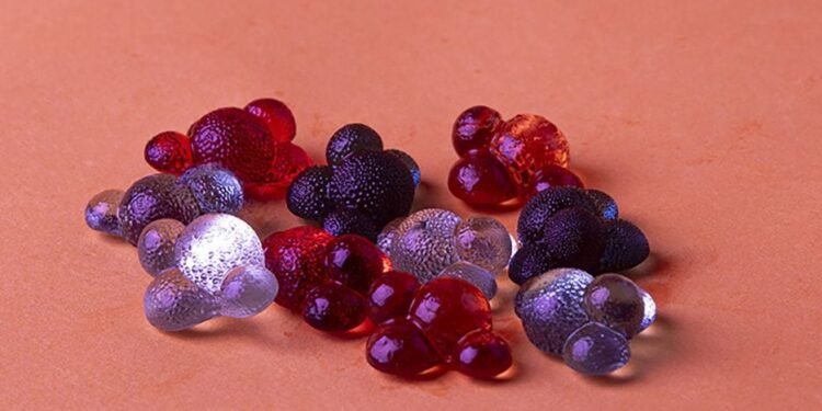 Residuos textiles transformados en golosinas en el proyecto FabriCandy de Jinghan Li