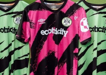 Los gráficos sobre el cambio climático se esconden en la equipación de fútbol de Forest Green Rovers