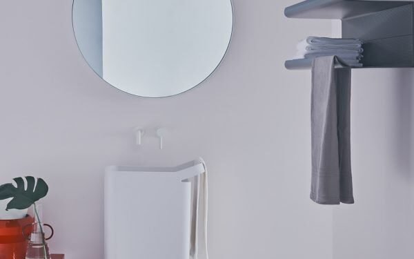 Toallero calefaccionado JJ de Ludovica Serafini y Roberto Palomba para Tubes