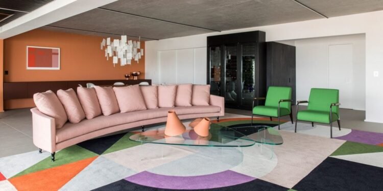 Diez alfombras llamativas que animan la sala de estar