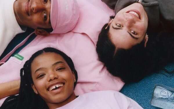 Humanrace de Pharrell Williams diseña ropa de tenis para Evian