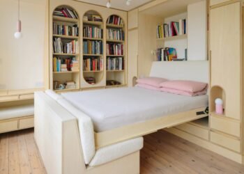 Intervention Architecture esconde muebles plegables en el apartamento de Florin Court