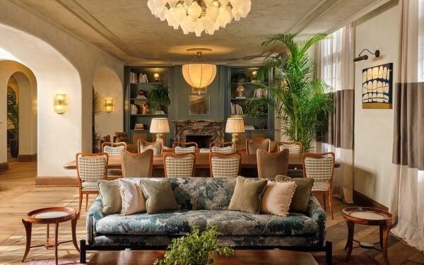 Soho House abre en hospital de São Paulo con arte y muebles locales