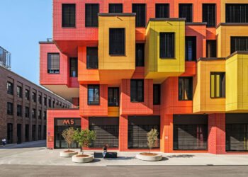 Matthias Hollwich en su bicicleta de montaña favorita, naturaleza y más