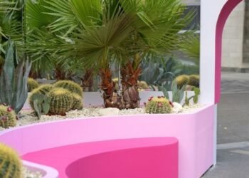 Nina Tolstrup canaliza a Barbie y Palm Springs para la instalación de LDF