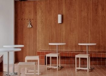 Plantea Estudio crea un interior “franco y eficiente” para la panadería Acid Berlin