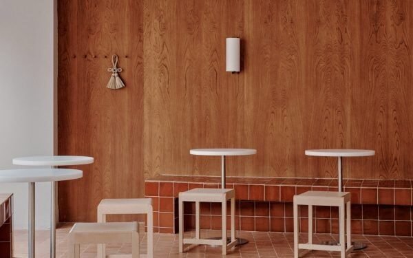 Plantea Estudio crea un interior “franco y eficiente” para la panadería Acid Berlin