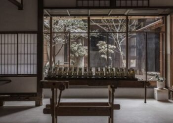 Schemata Architects diseña el buque insignia de Le Labo en una casa adosada de Kioto